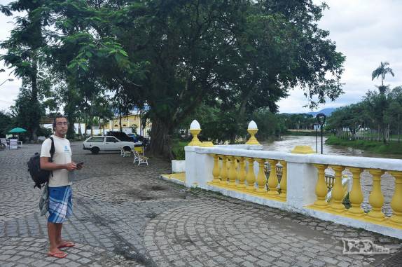 Caminhando nas ruas centrtais de Morretes, próximo ao litoral do Paraná
